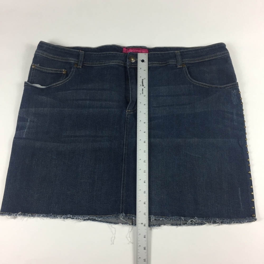 Denim Frayed Mini - Picture 2 of 4